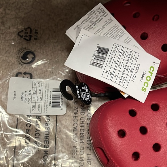 NWT Classic Crocs Pepper W9 - Picture 4 of 4